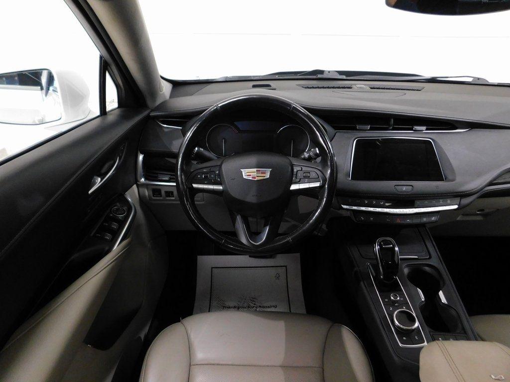 Cadillac XT4 Premium Luxury AWD 2021