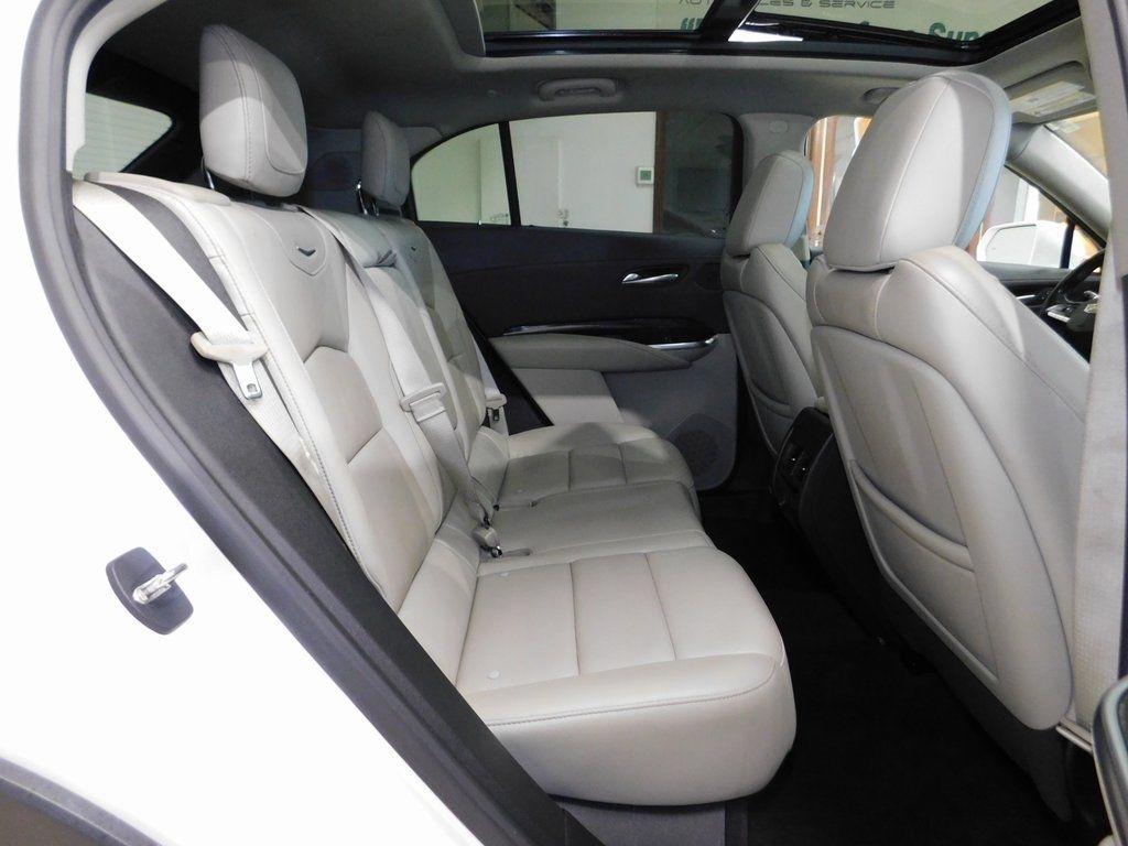 Cadillac XT4 Premium Luxury AWD 2021