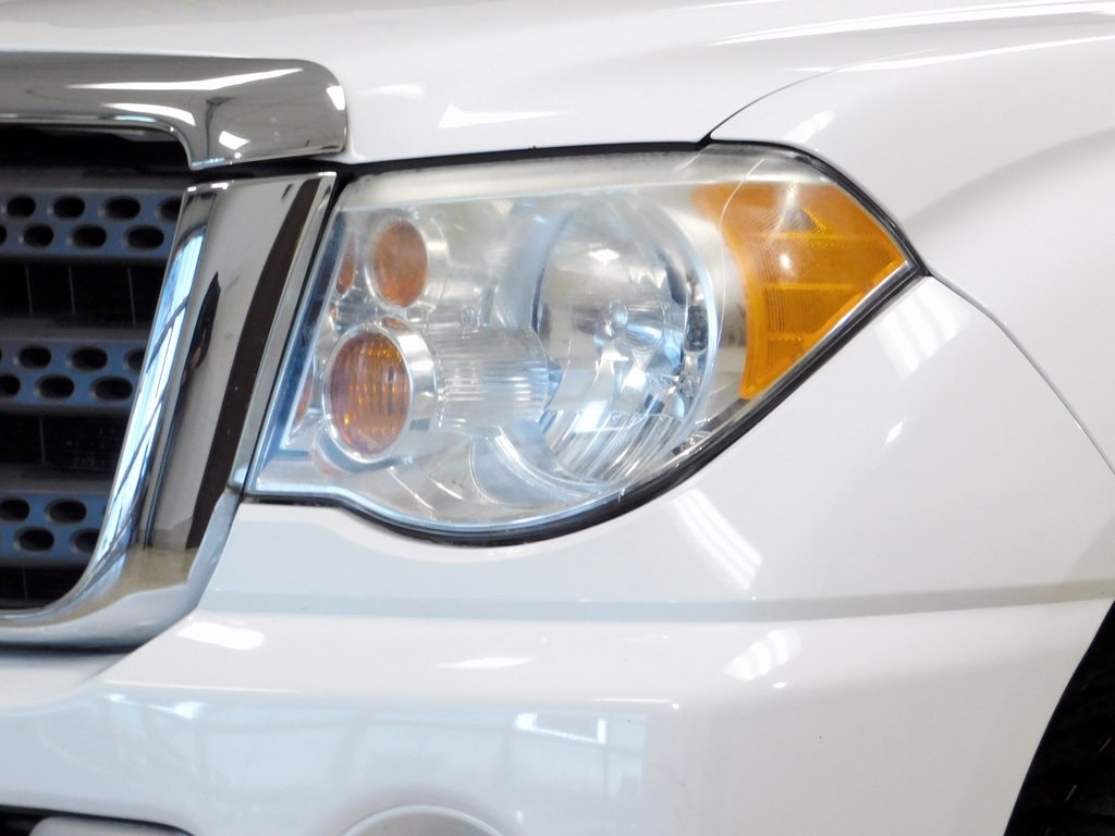 Suzuki Equator Ext Cab 2WD 2010