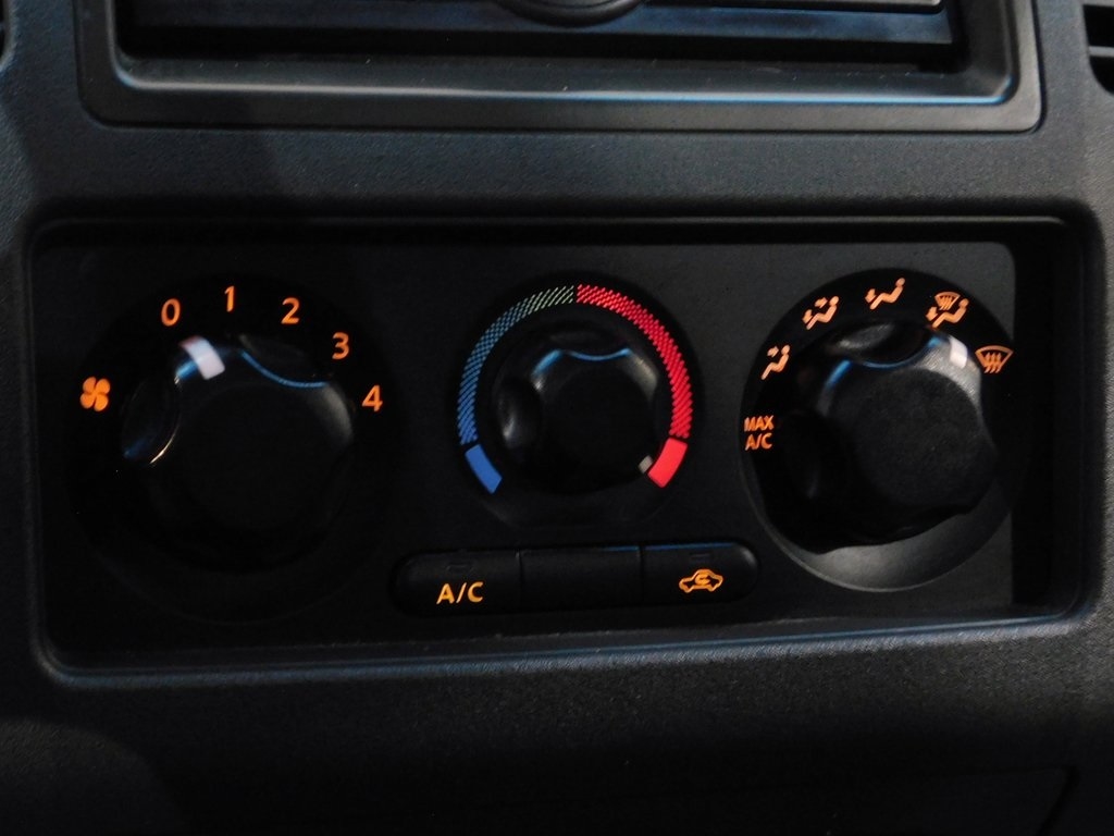 Suzuki Equator Ext Cab 2WD 2010