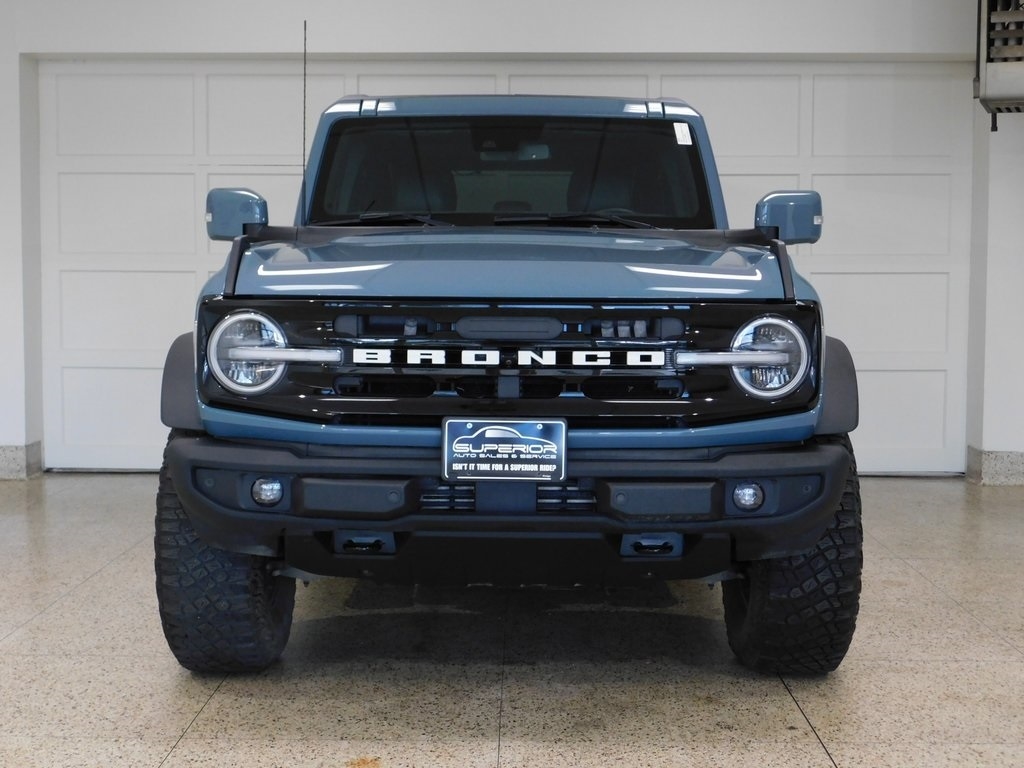 2022 Ford Bronco Outer Banks photo 2