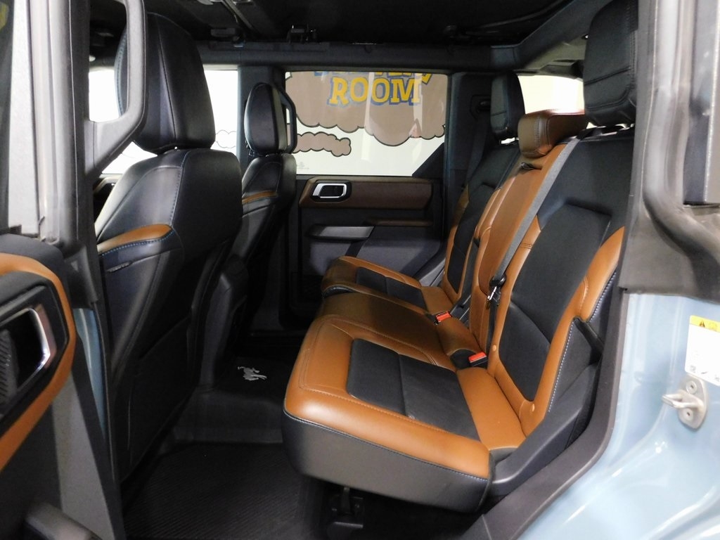 Ford Bronco Outer Banks 4-Door w/Advanced 2022