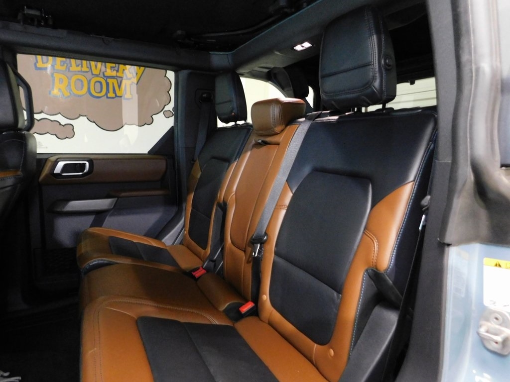 Ford Bronco Outer Banks 4-Door w/Advanced 2022