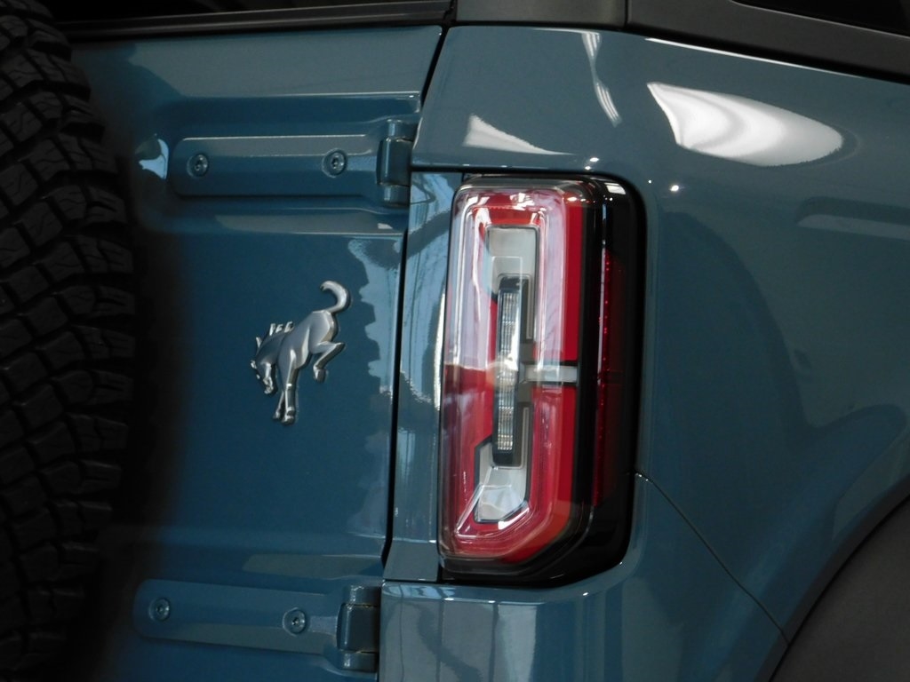 Ford Bronco Outer Banks 4-Door w/Advanced 2022