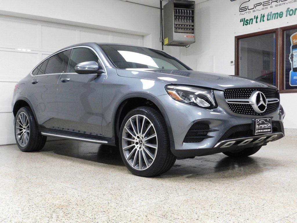 2018 Mercedes Benz GLC 300 4MATIC photo 2