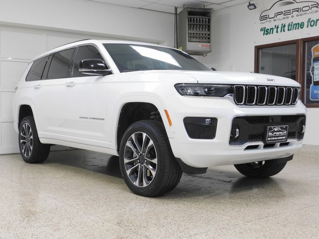 2022 Jeep Grand Cherokee Overland photo 3