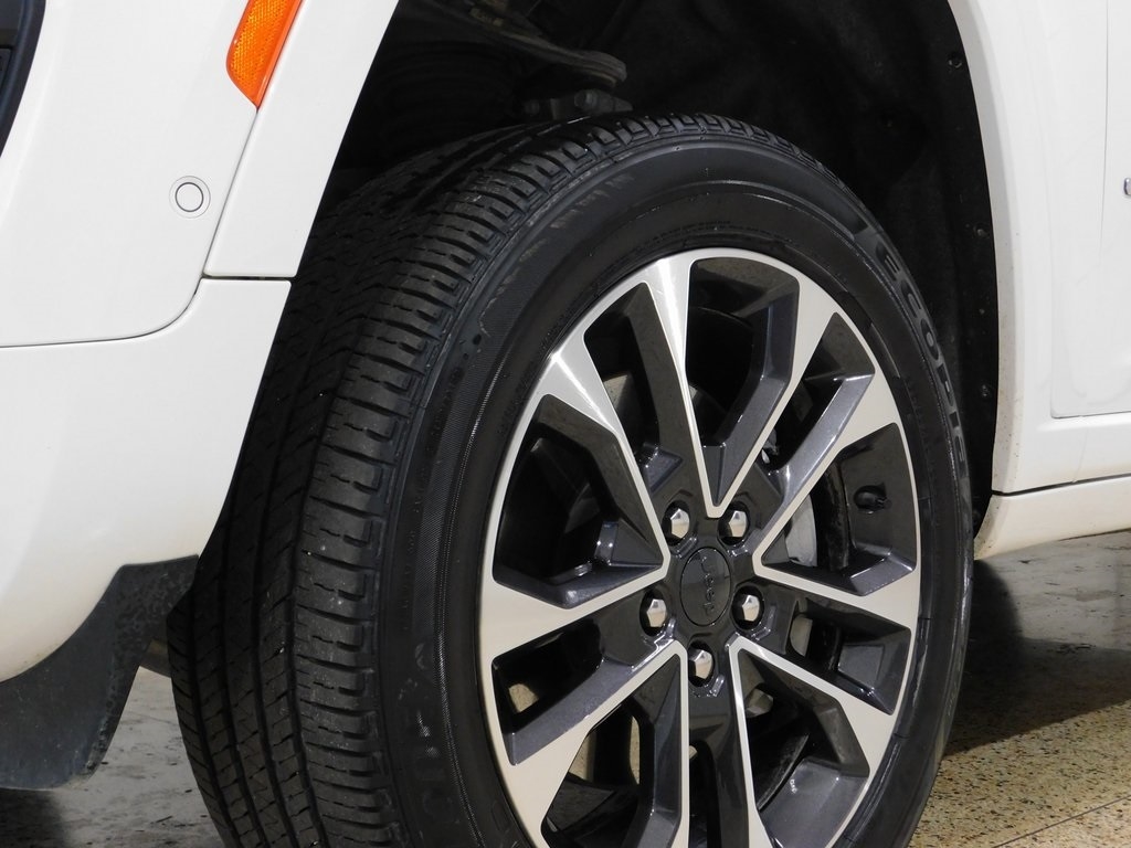 Jeep Grand Cherokee L Overland 4WD 2022