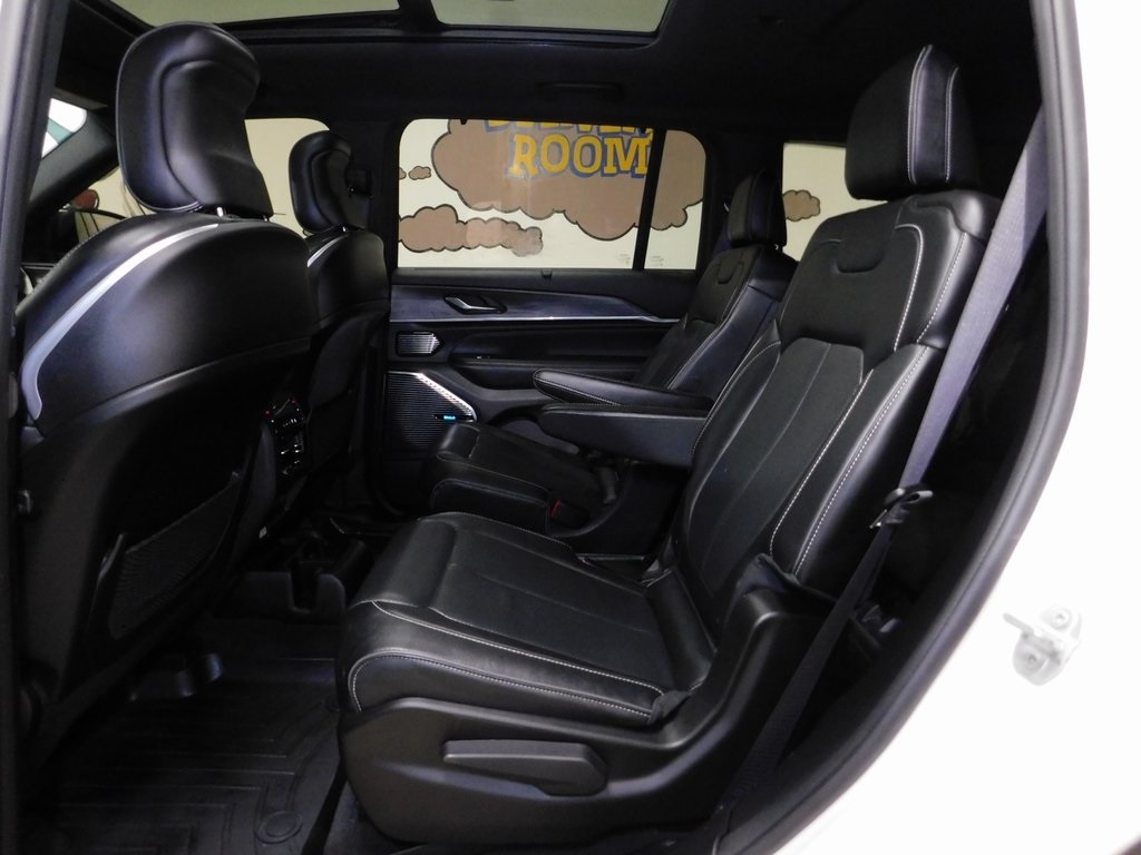 Jeep Grand Cherokee L Overland 4WD 2022