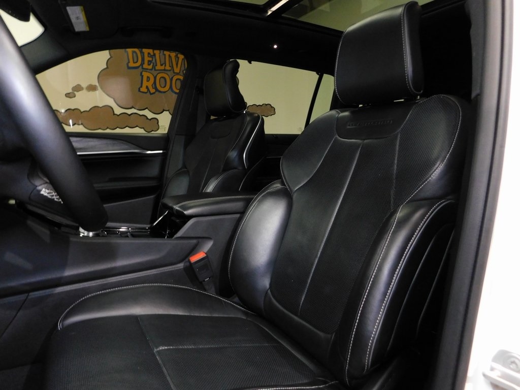 Jeep Grand Cherokee L Overland 4WD 2022