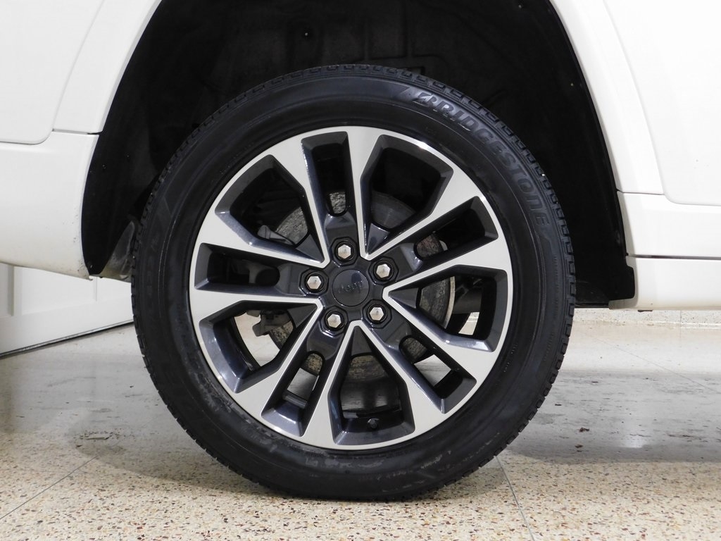 Jeep Grand Cherokee L Overland 4WD 2022