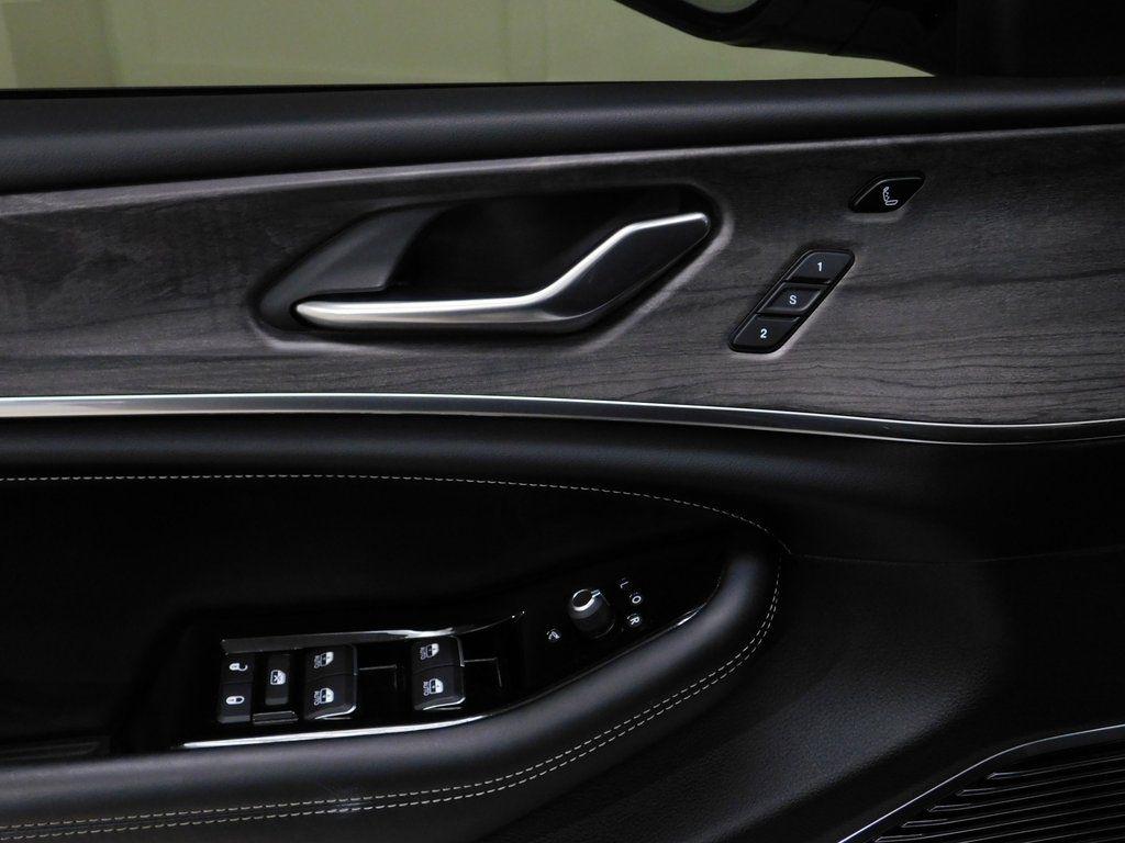 Jeep Grand Cherokee L Overland 4WD 2022