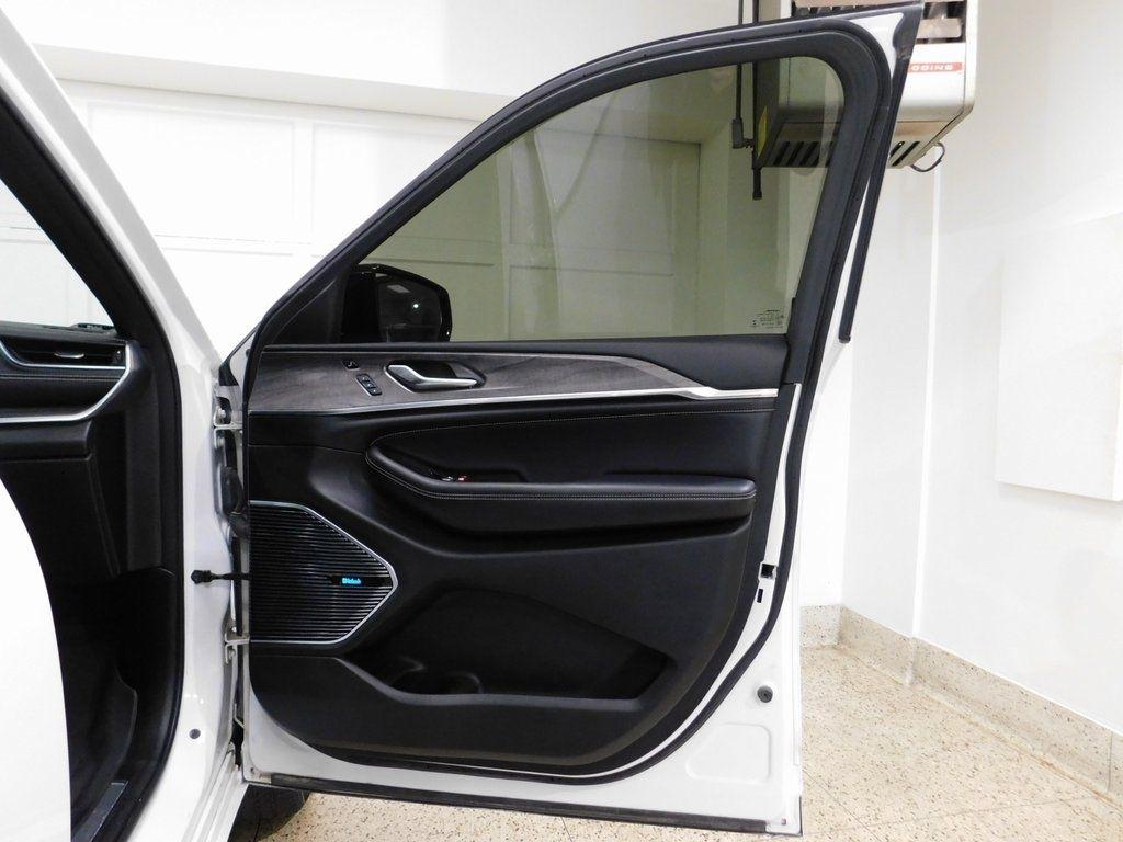 Jeep Grand Cherokee L Overland 4WD 2022