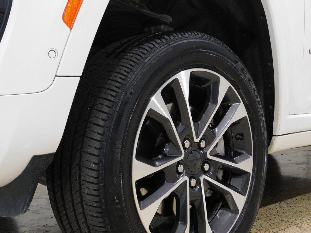 Jeep Grand Cherokee L Overland 4WD 2022