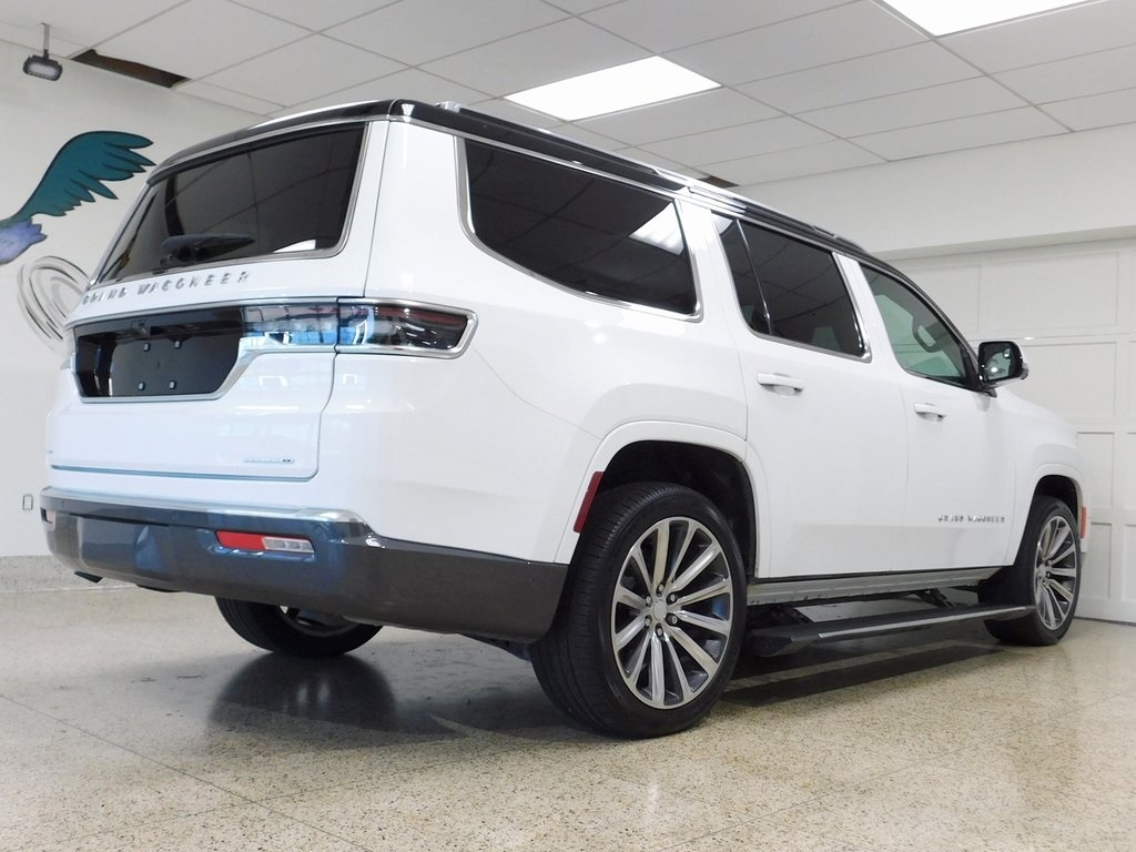 2022 Jeep Grand Wagoneer II photo 3