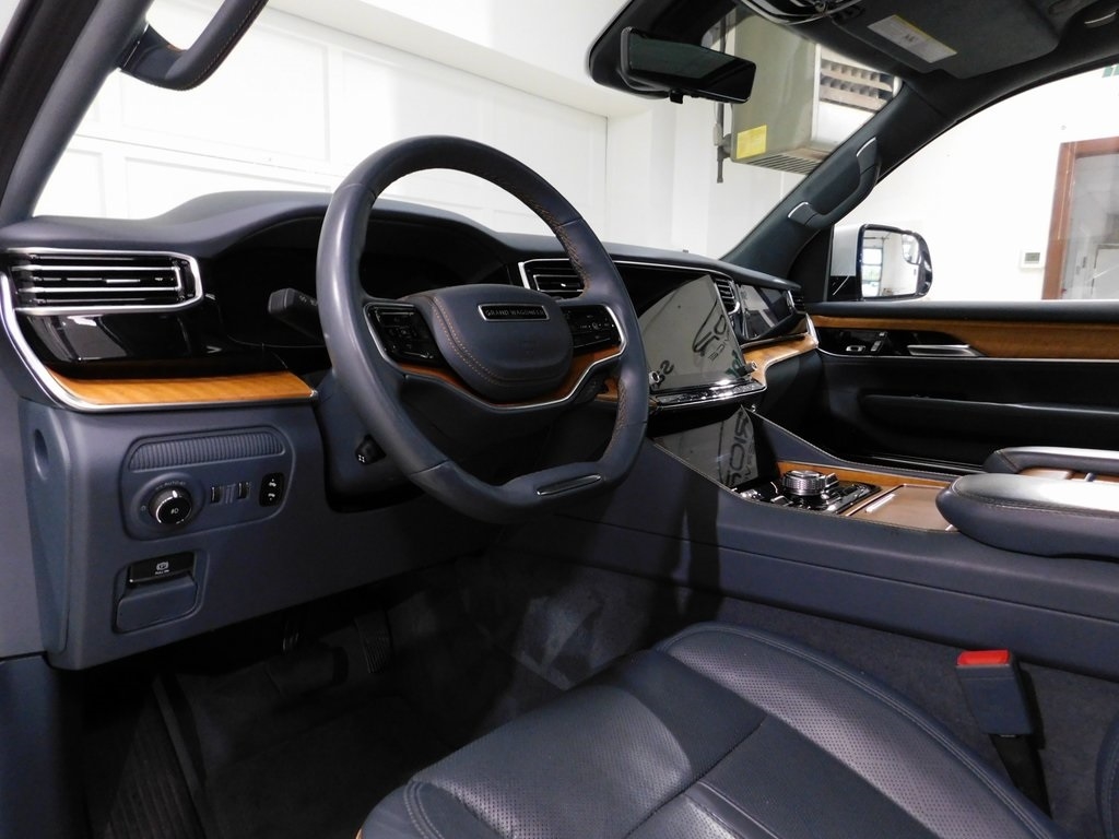 Jeep Grand Wagoneer Series II 4WD 2022