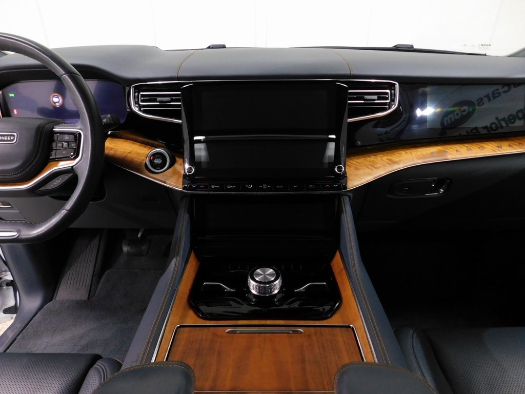 Jeep Grand Wagoneer Series II 4WD 2022