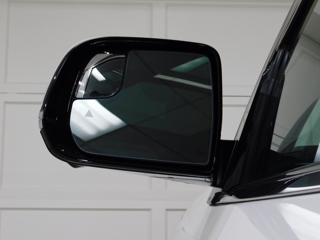 Jeep Grand Wagoneer Series II 4WD 2022