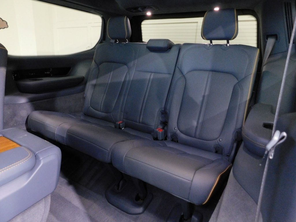 Jeep Grand Wagoneer Series II 4WD 2022