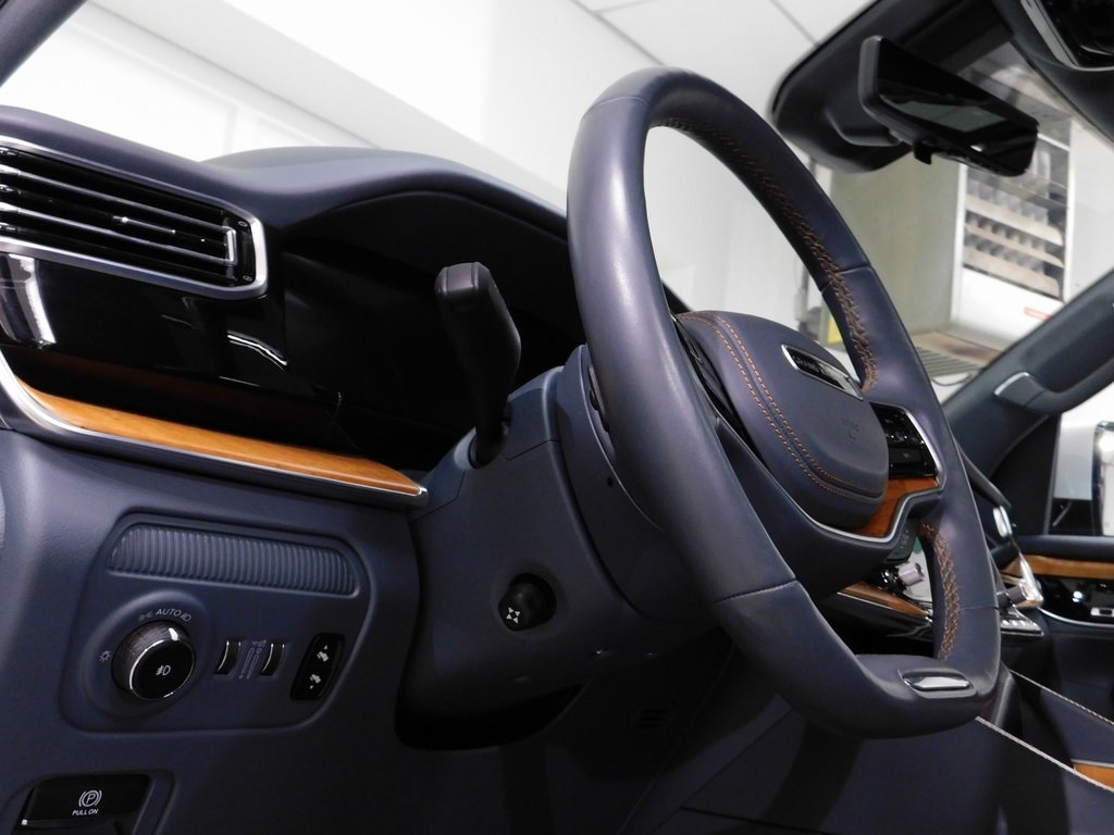 Jeep Grand Wagoneer Series II 4WD 2022