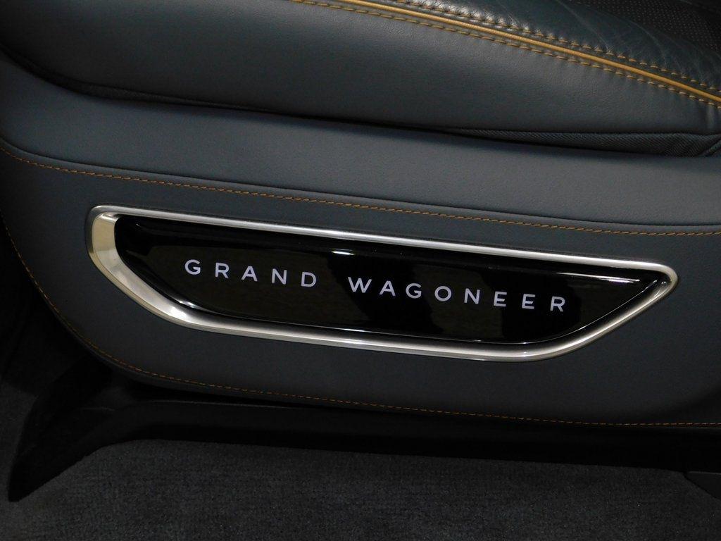 Jeep Grand Wagoneer Series II 4WD 2022