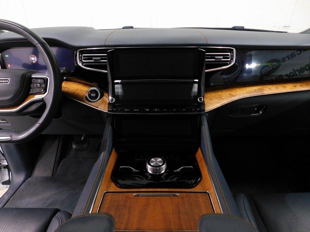 Jeep Grand Wagoneer Series II 4WD 2022