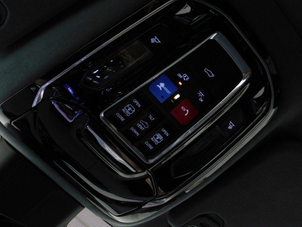 Jeep Grand Wagoneer Series II 4WD 2022