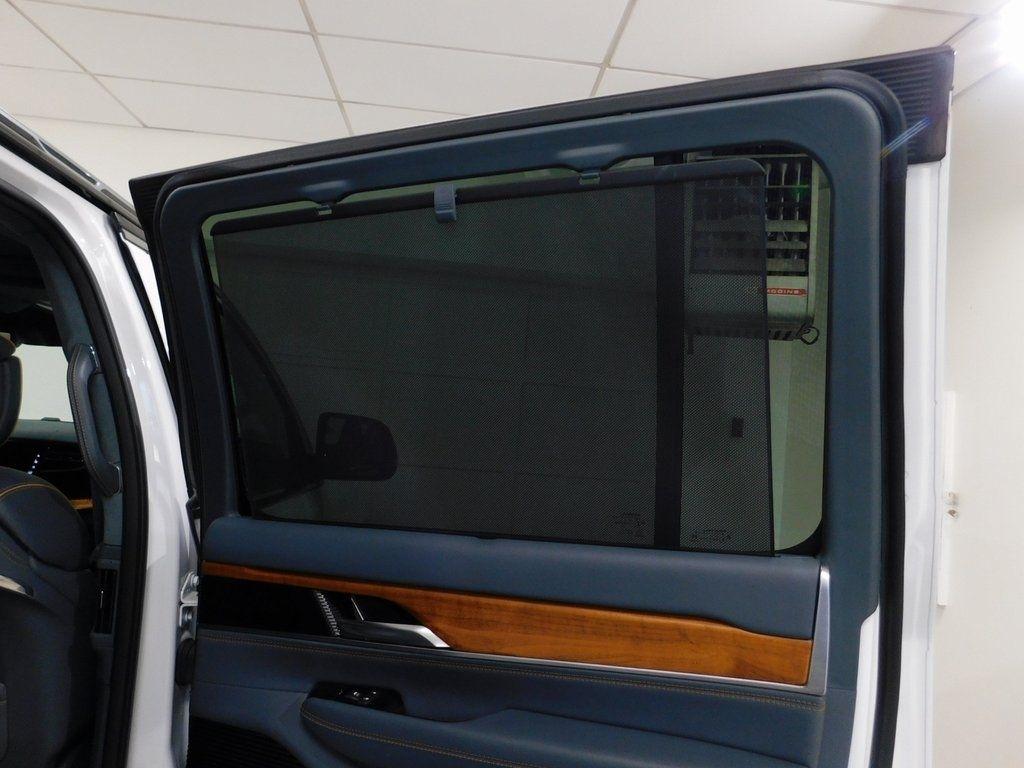 Jeep Grand Wagoneer Series II 4WD 2022