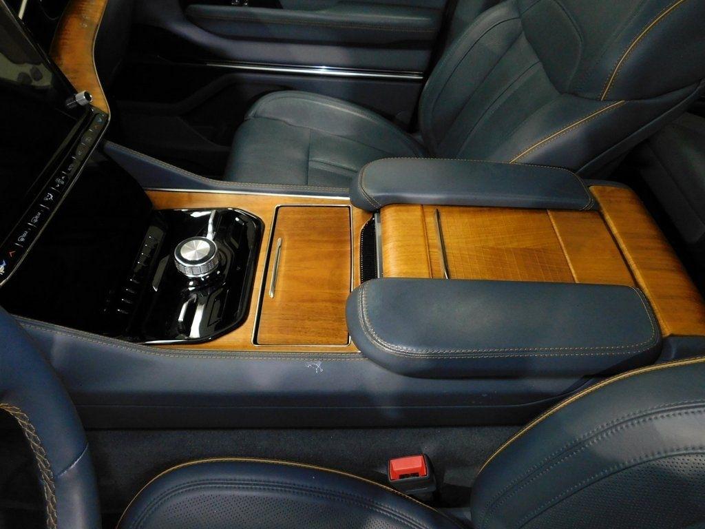 Jeep Grand Wagoneer Series II 4WD 2022