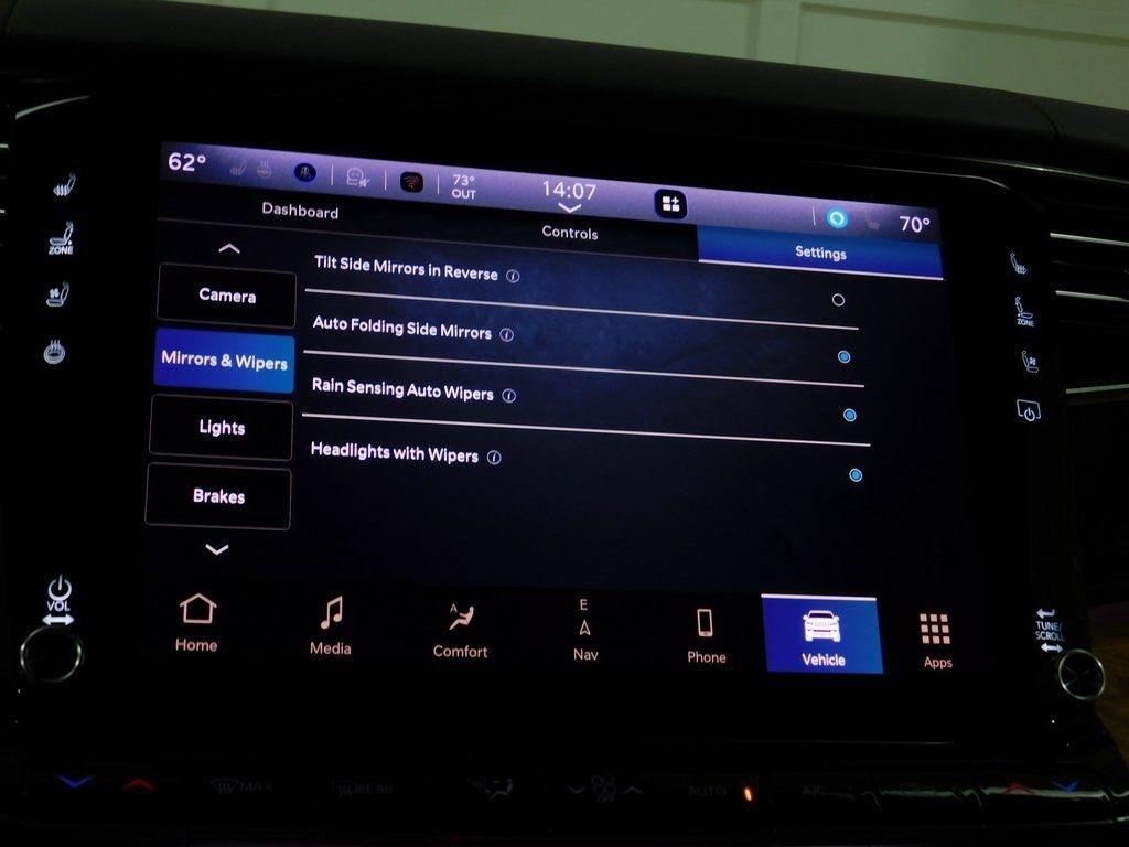 Jeep Grand Wagoneer Series II 4WD 2022