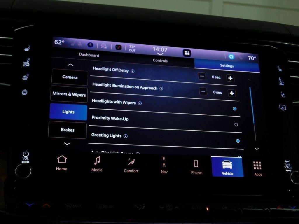 Jeep Grand Wagoneer Series II 4WD 2022