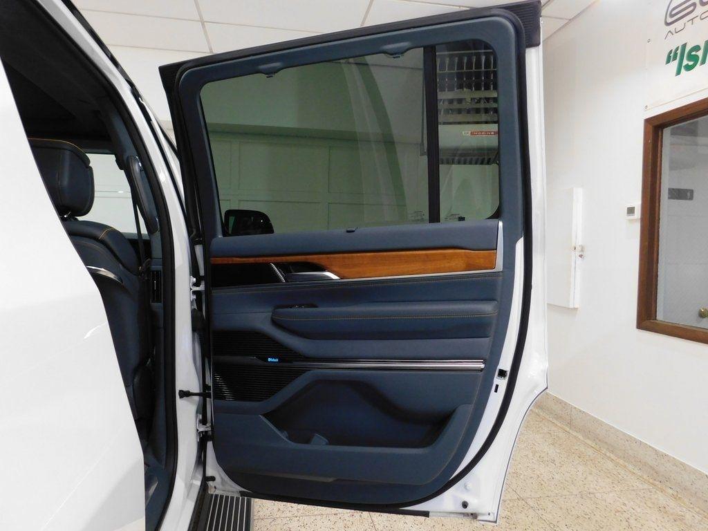 Jeep Grand Wagoneer Series II 4WD 2022