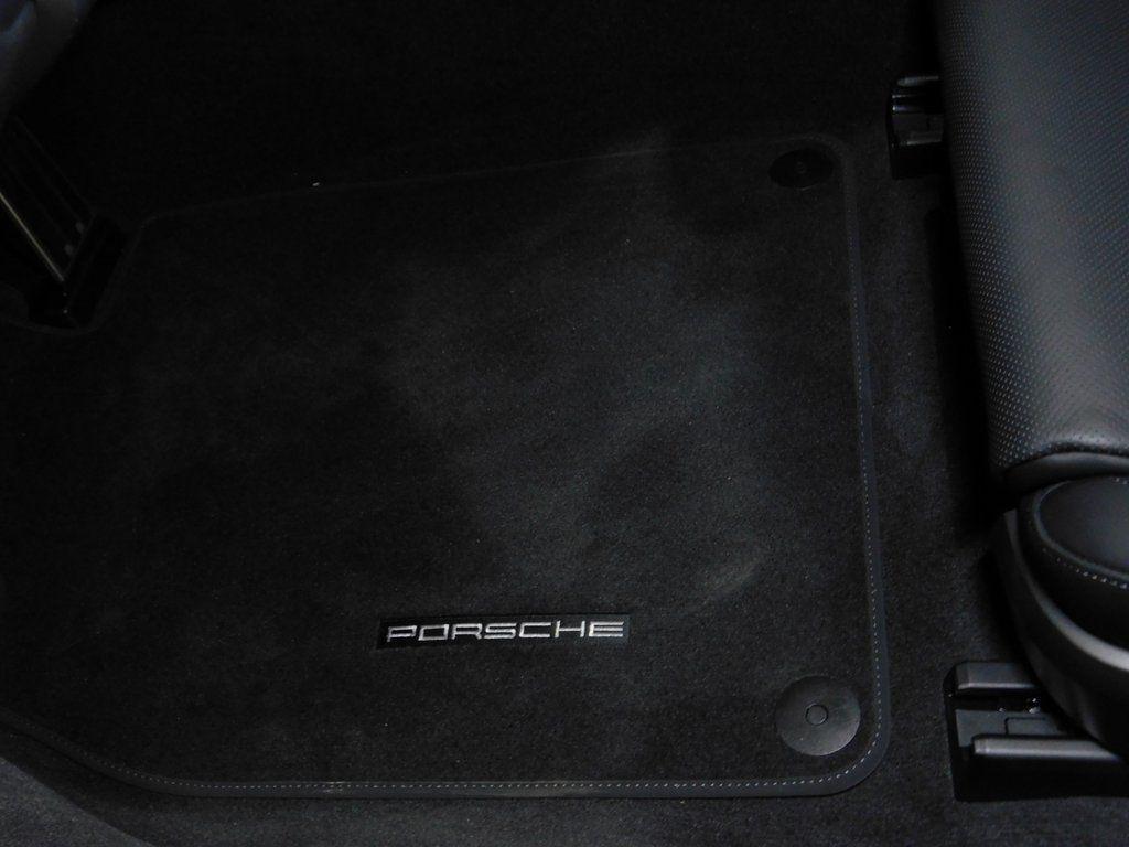 Porsche 911 Carrera S Coupe 2025