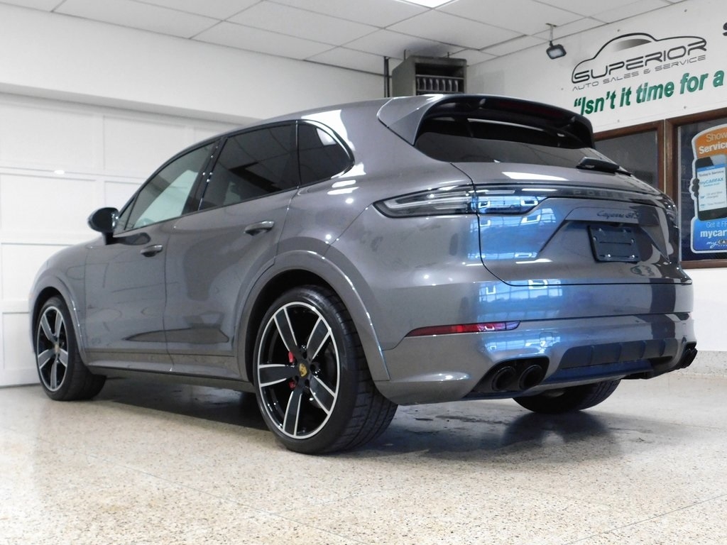Porsche Cayenne GTS 2021