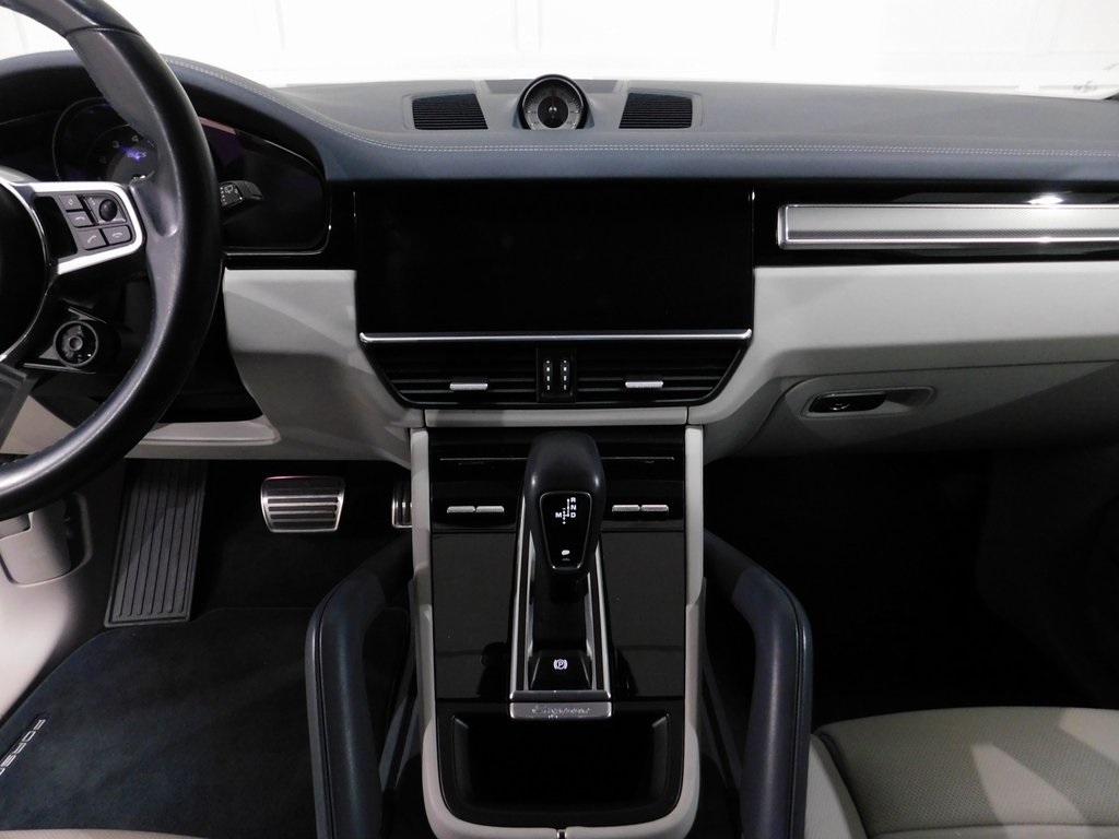 Porsche Cayenne GTS 2021