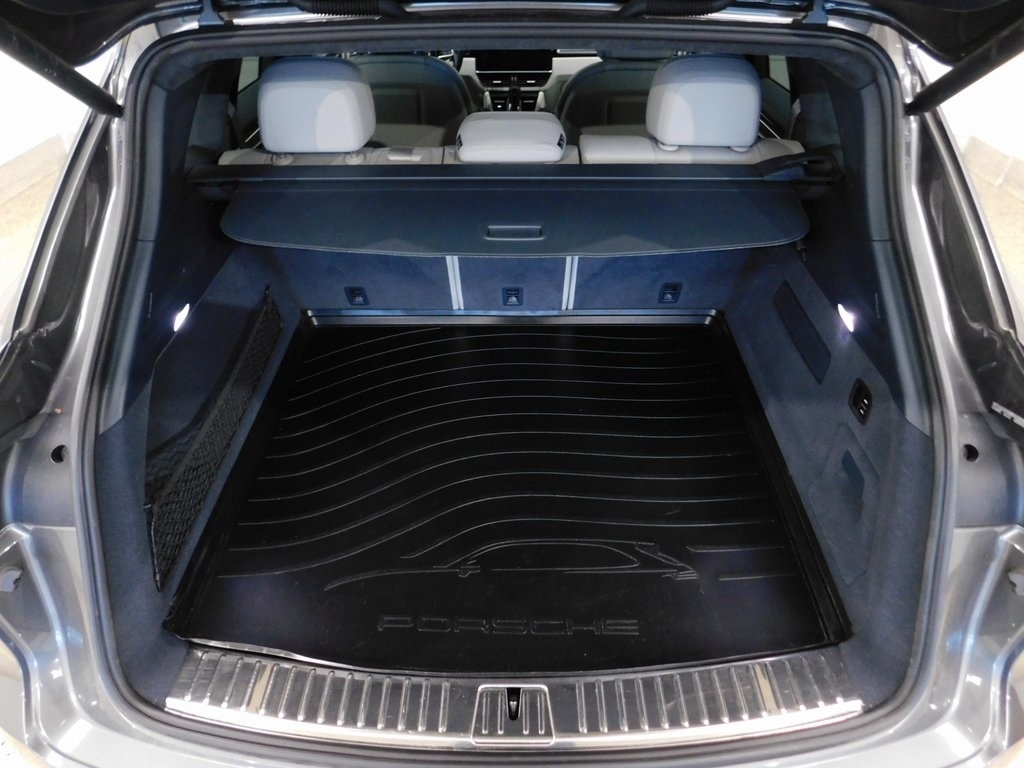 Porsche Cayenne GTS 2021