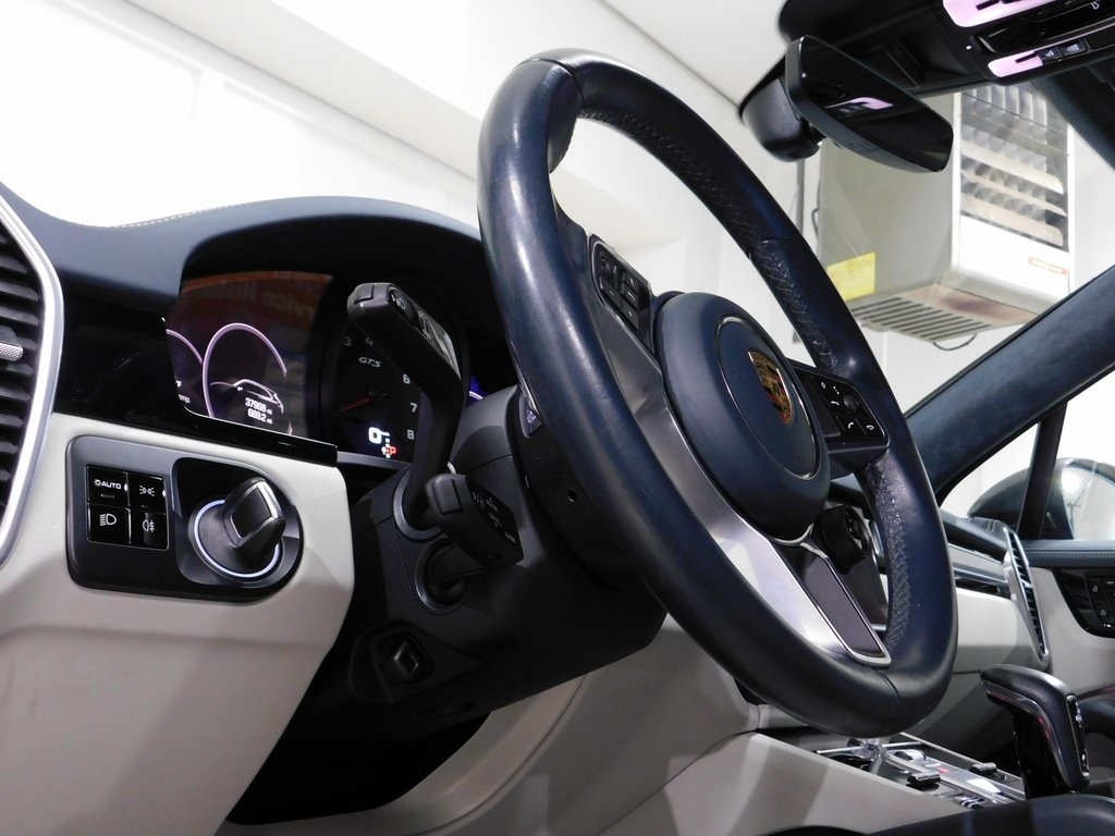 Porsche Cayenne GTS 2021