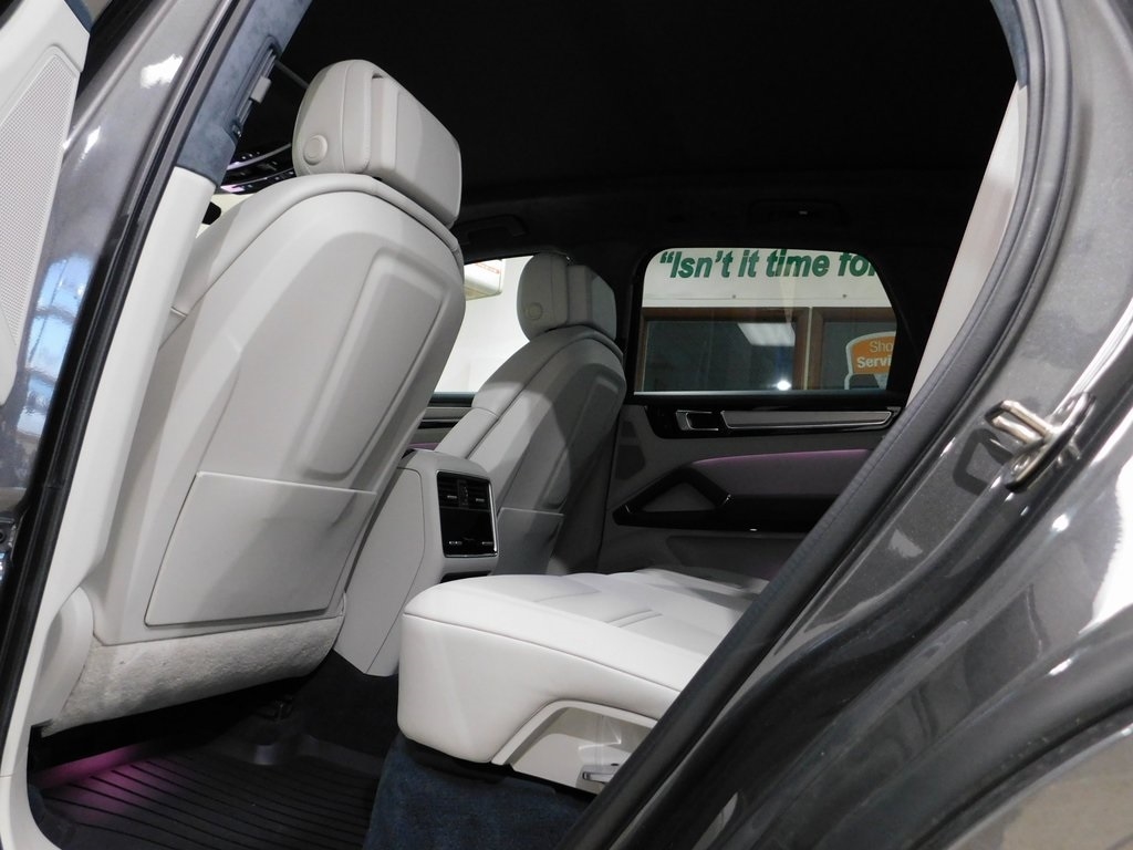 Porsche Cayenne GTS 2021