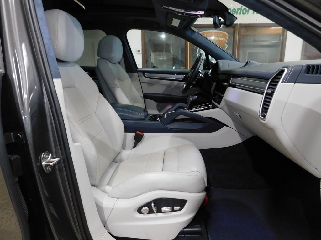 Porsche Cayenne GTS 2021