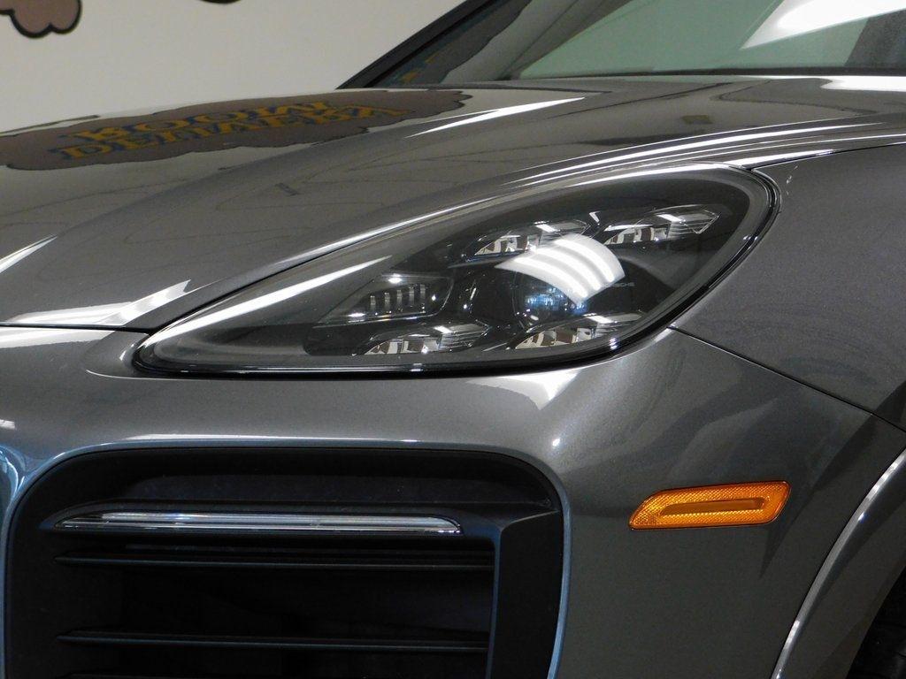 Porsche Cayenne GTS 2021