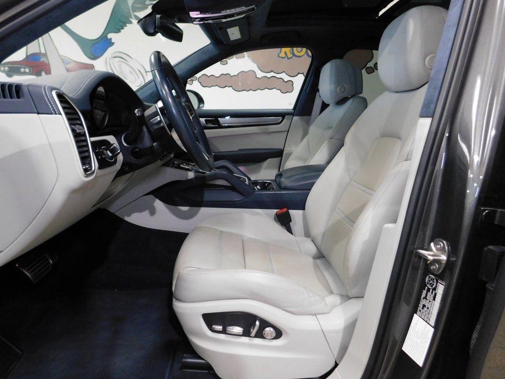 Porsche Cayenne GTS 2021