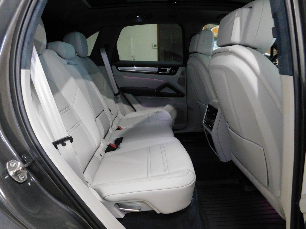 Porsche Cayenne GTS 2021