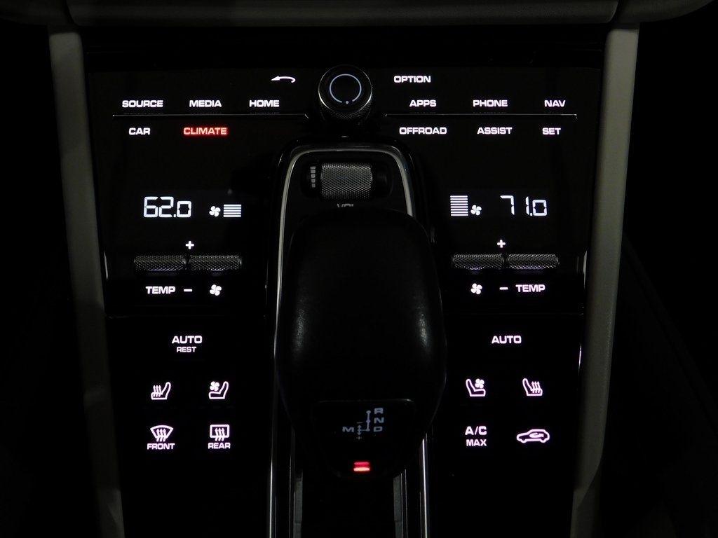 Porsche Cayenne GTS 2021