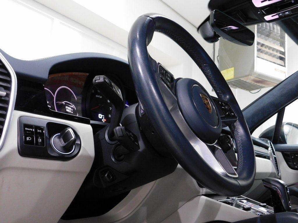 Porsche Cayenne GTS 2021