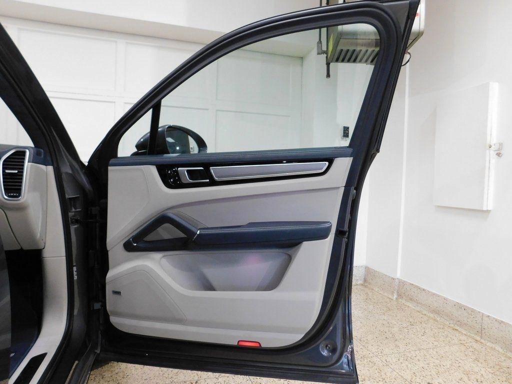 Porsche Cayenne GTS 2021