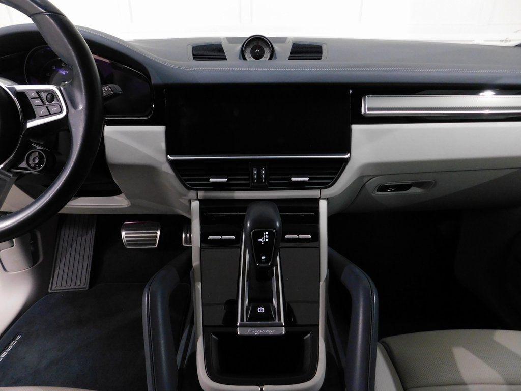 Porsche Cayenne GTS 2021