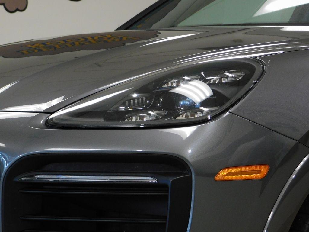 2021 Porsche Cayenne GTS - Photo 6