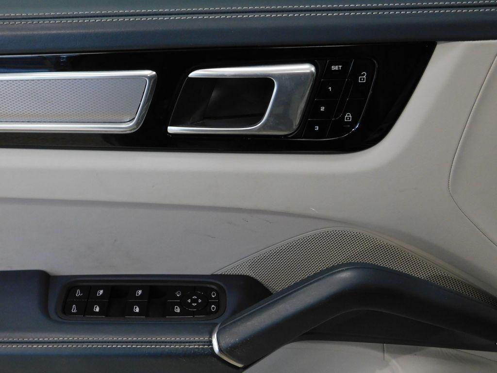 2021 Porsche Cayenne GTS - Photo 9