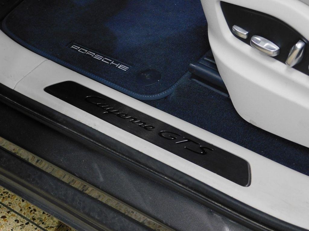 2021 Porsche Cayenne GTS - Photo 11
