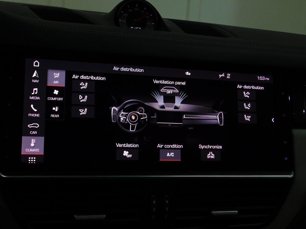 2021 Porsche Cayenne GTS - Photo 34
