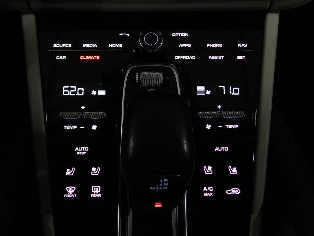2021 Porsche Cayenne GTS - Photo 44